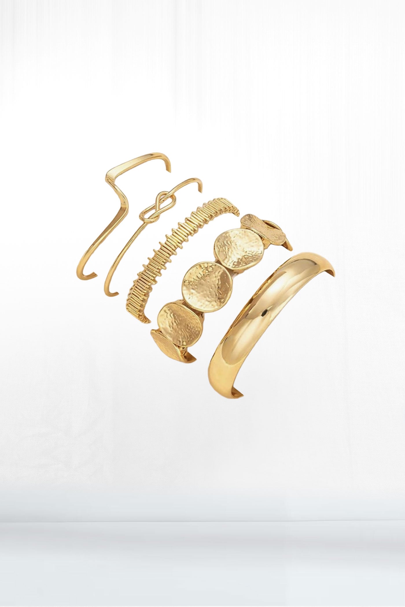 Danity Knot Gold Bracelet